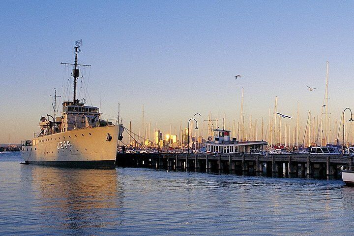 Melbourne City And Williamstown Ferry Cruise