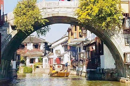 Zhujiajiao Water Town and Shanghai City Highlights Private Day Tour