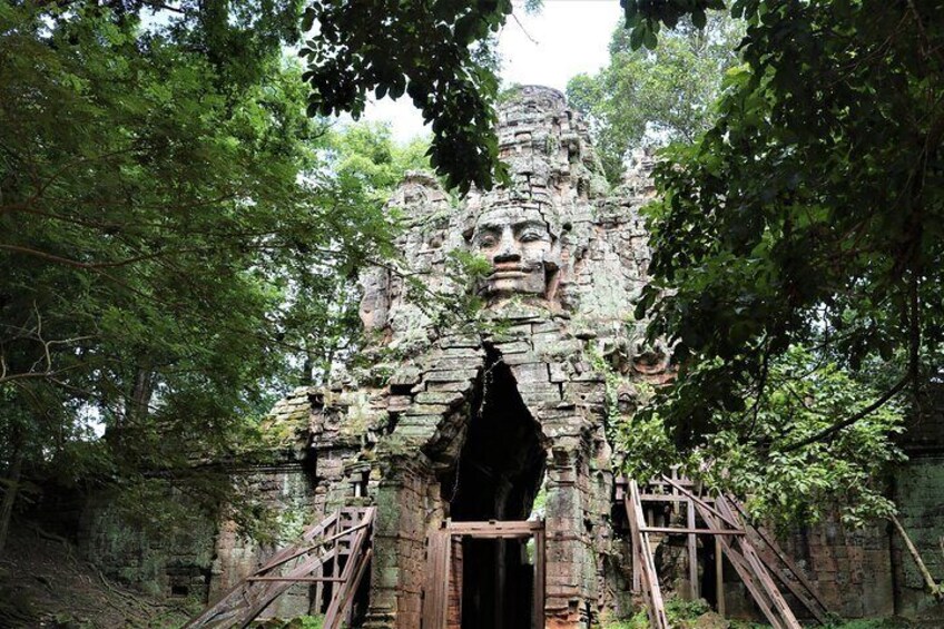 Private Angkor Temples Walking Tour from Siem Reap