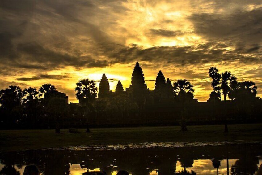 Sunrise Small-Group Tour of Angkor Wat from Siem Reap