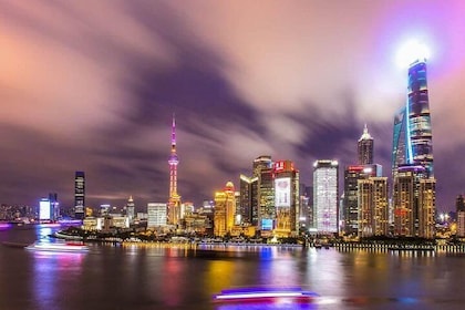 3-Hour Shanghai Bund Swift Tour with River Cruise or Skyscraper