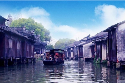 Hangzhou Private Tour to Wuzhen Water Town with Lunch or Dinner