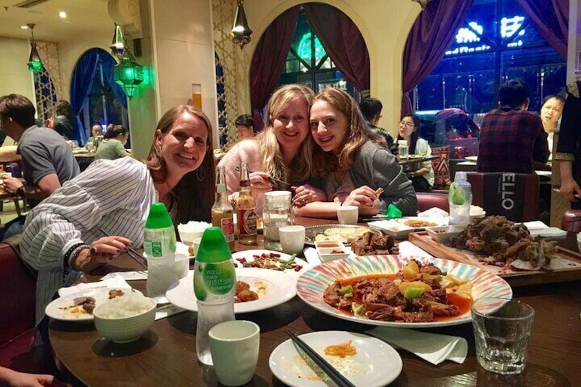 Shanghai Night River Cruise Tour with Xinjiang Style Dining Experience