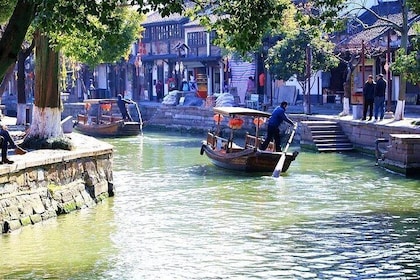 Private Zhujiajiao Water Town Varen Tour met Fruit Picking