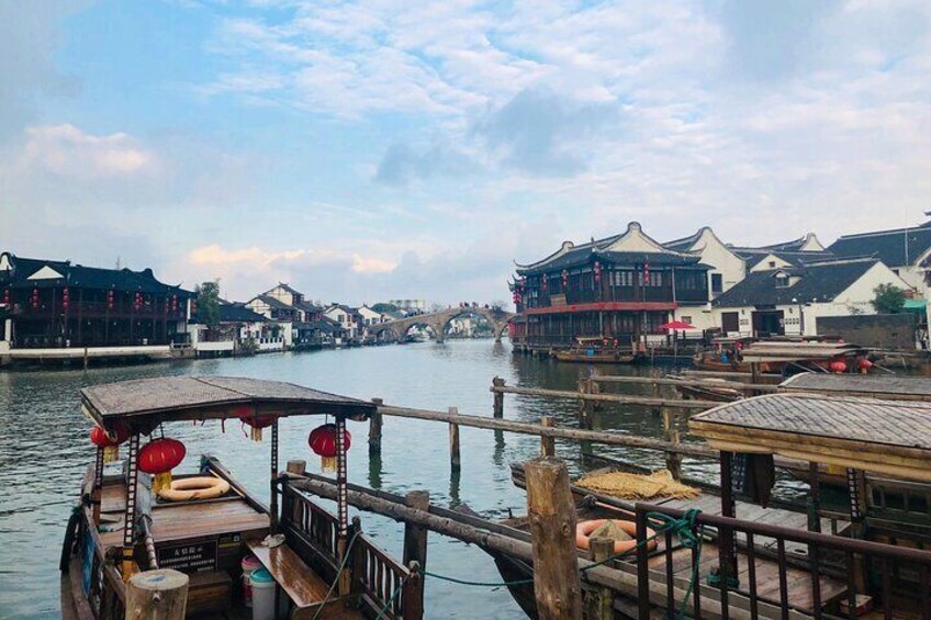 Half Day Private Tour to Zhujiajiao Water Town with Boat Ride from Shanghai