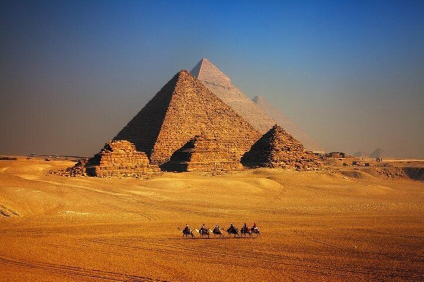 Private Cairo City Tour: Giza Pyramids, Egyptian Museum and Khan Khalili Bazaar