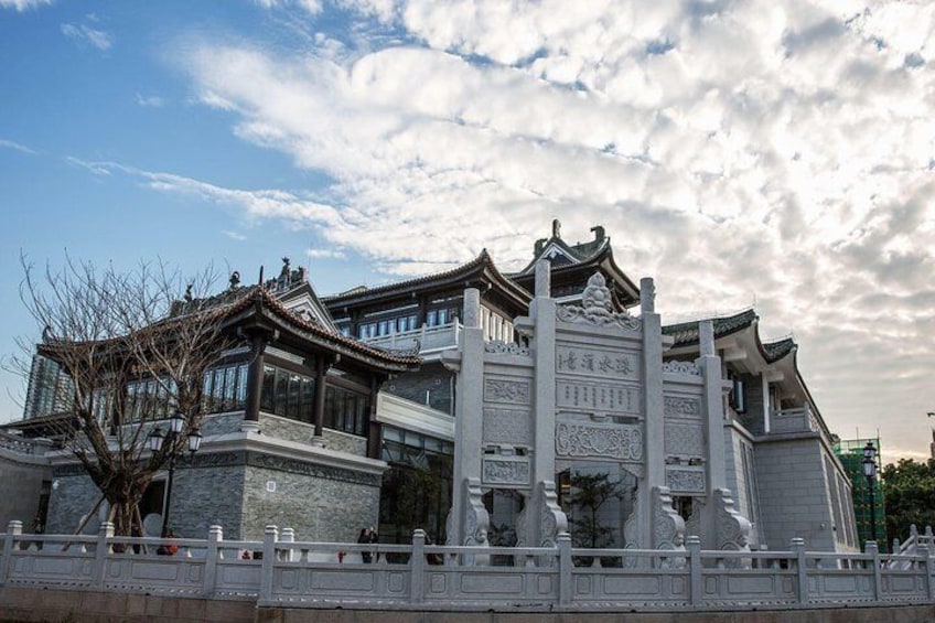 Duobao Road in old Guangzhou