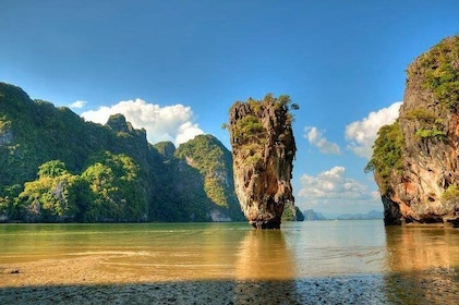 Gita di un giorno all'isola di James Bond con canoa marina da Phuket