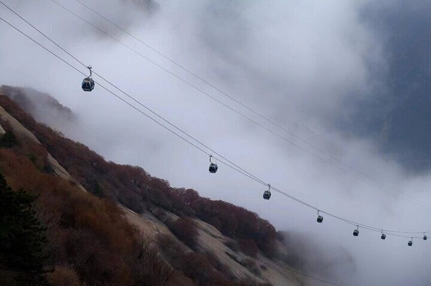 Private Day Tour of Mt. Huashan with Round-Trip Cable Car from Xi'an