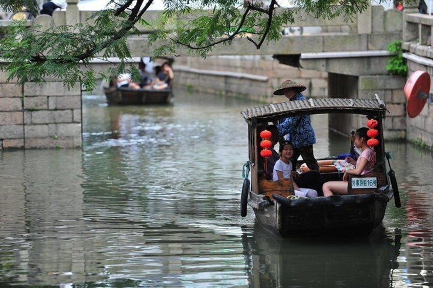 Boats in Pingjiang Road