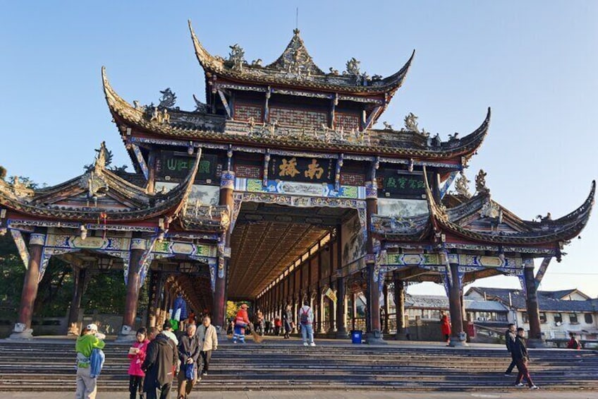 Chengdu: Mt. Qingcheng and Dujiangyan All Inclusive Private Tour
