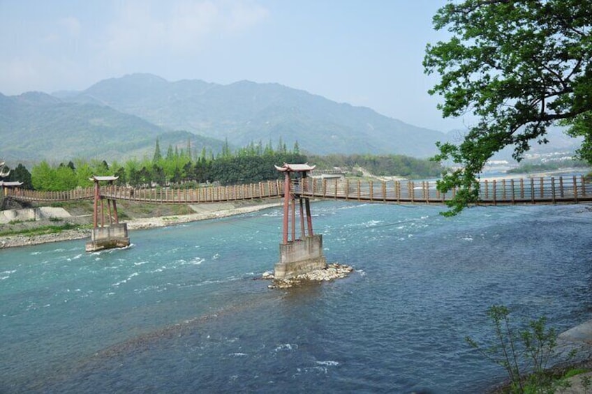 Chengdu: Mt. Qingcheng and Dujiangyan All Inclusive Private Tour