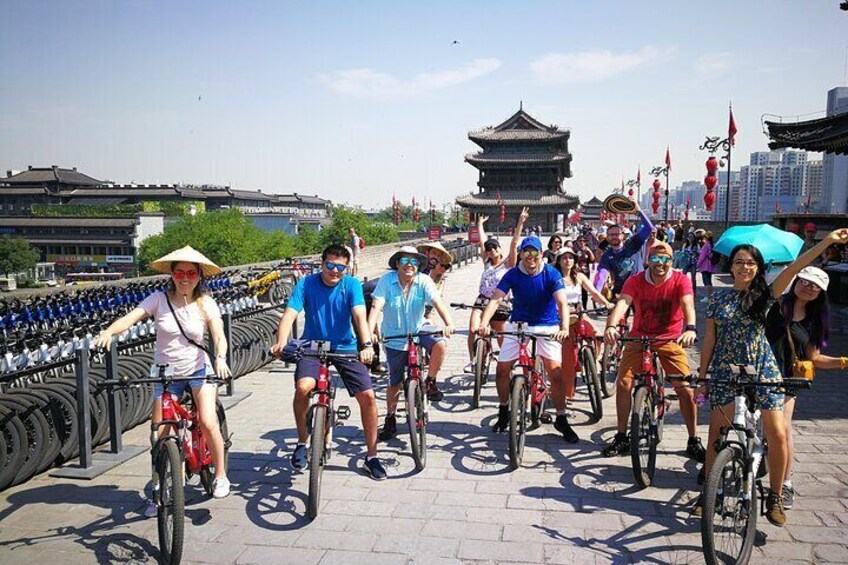 Xi’an Subway&Biking Tour: City Wall and Wild Goose Pagoda