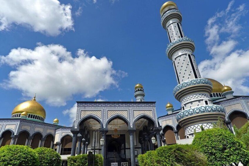 Brunei Full Day City Tour including Tamu Kianggeh, Royal Regalia & Kampung Ayer