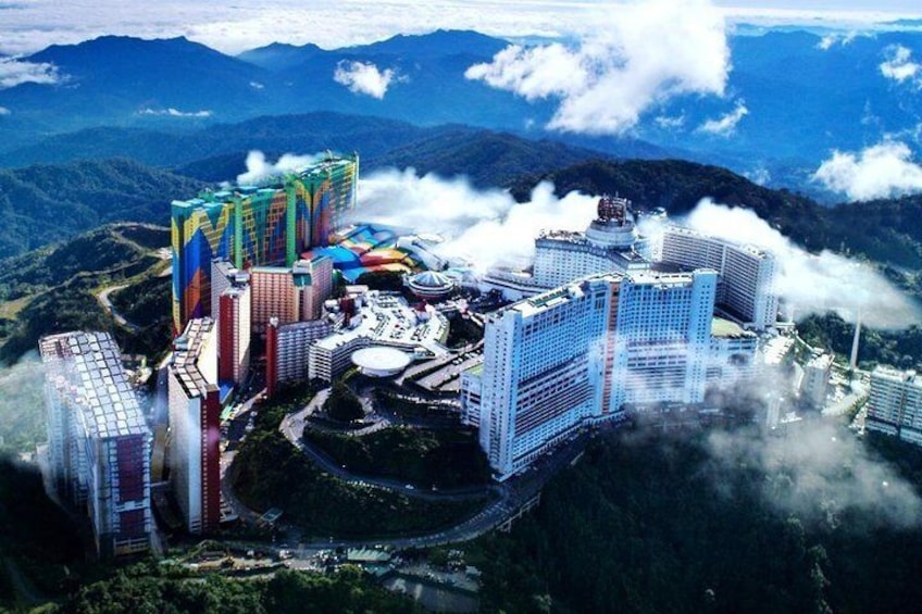 Private Tour with Local Host : Genting Highlands Day Tour enroute Batu Caves