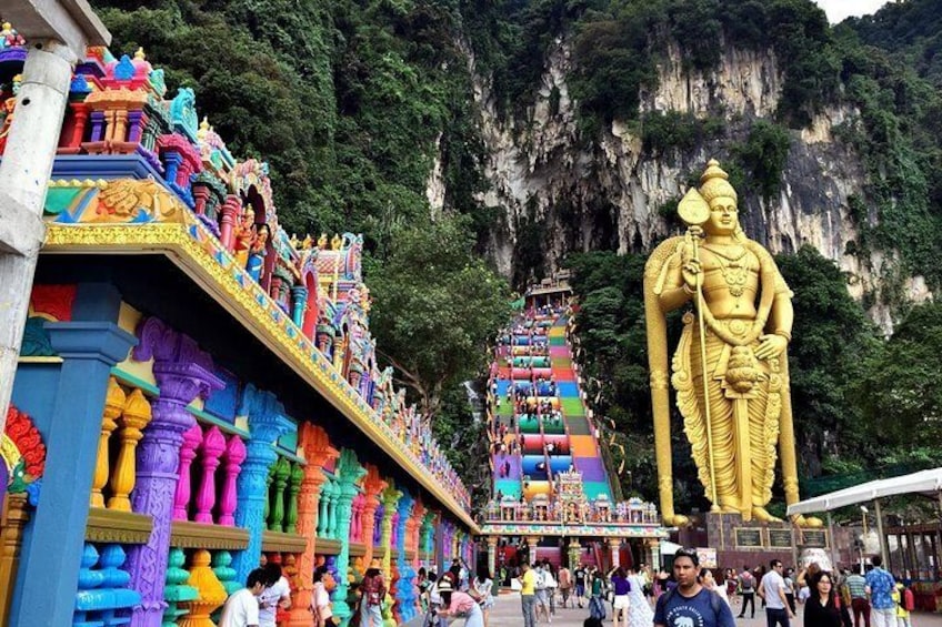 Private Tour with Local Host : Genting Highlands Day Tour enroute Batu Caves