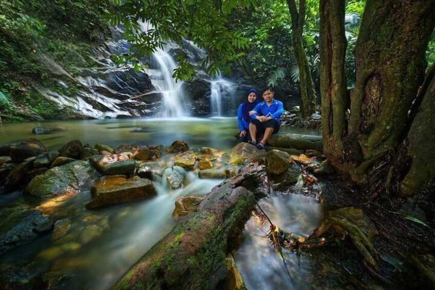 Kuala Lumpur Countryside Tour with Batu Caves, Aborigine Museum & Water Fall