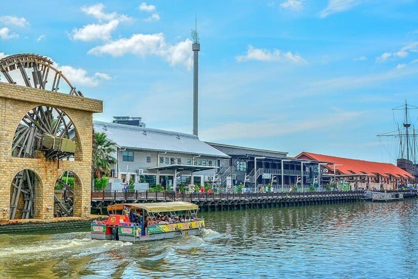 Melaka City Tour & Taming Sari Tower from Kuala Lumpur including Lunch