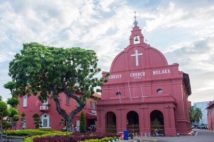 Melaka City Tour & Taming Sari Tower from Kuala Lumpur including Lunch