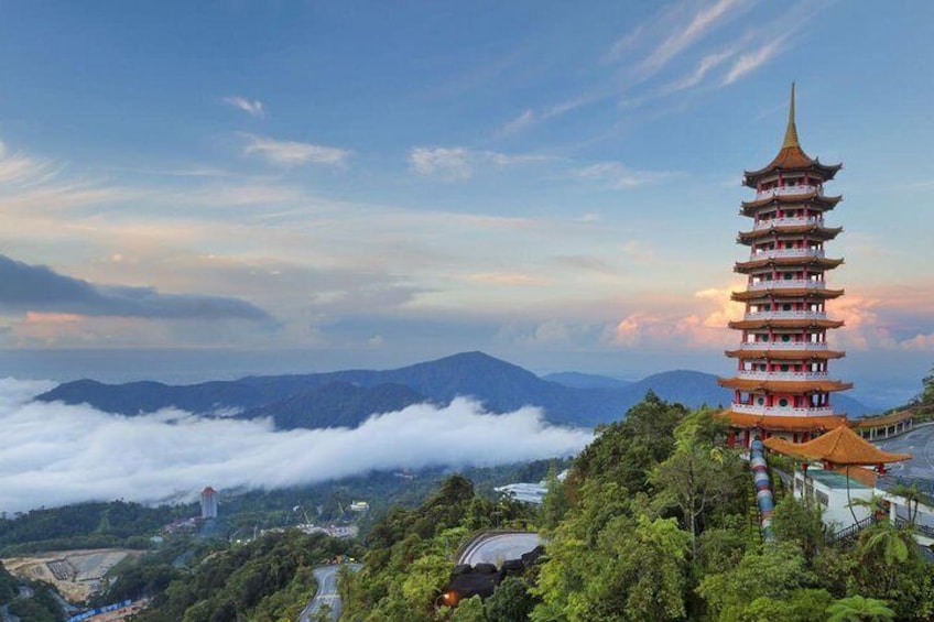 Panoramic views from your perch on Gunung Ulu Kali's peak