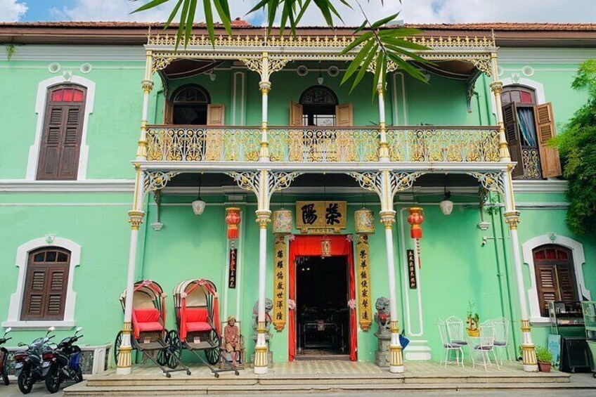 Pinang Peranakan Mansion, a large Peranakan home converted into a comprehensively furnished Baba Nyonya museum.