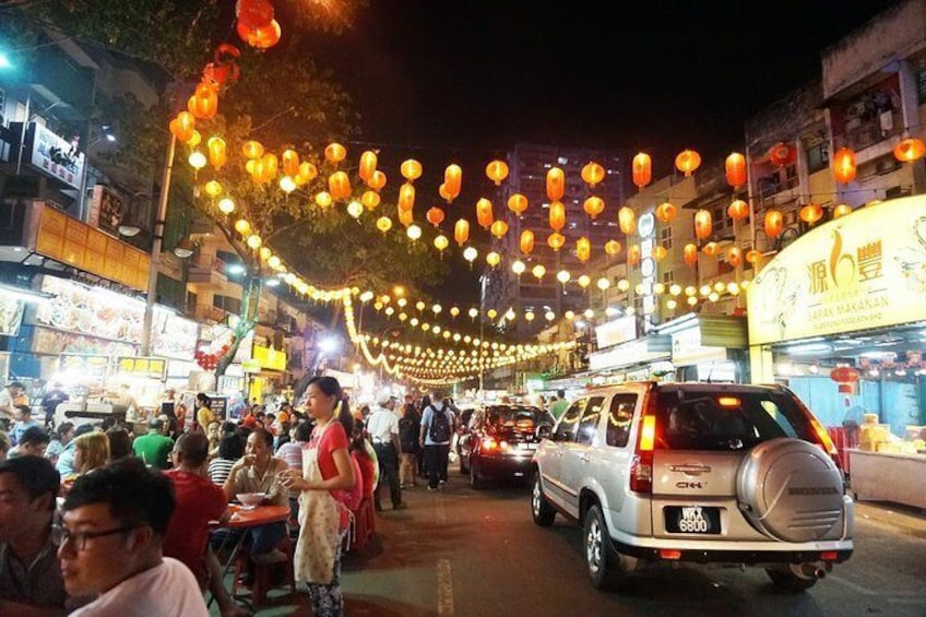 Private "Lepak-Lepak" Tour : Local Night Market & Mamak Stall