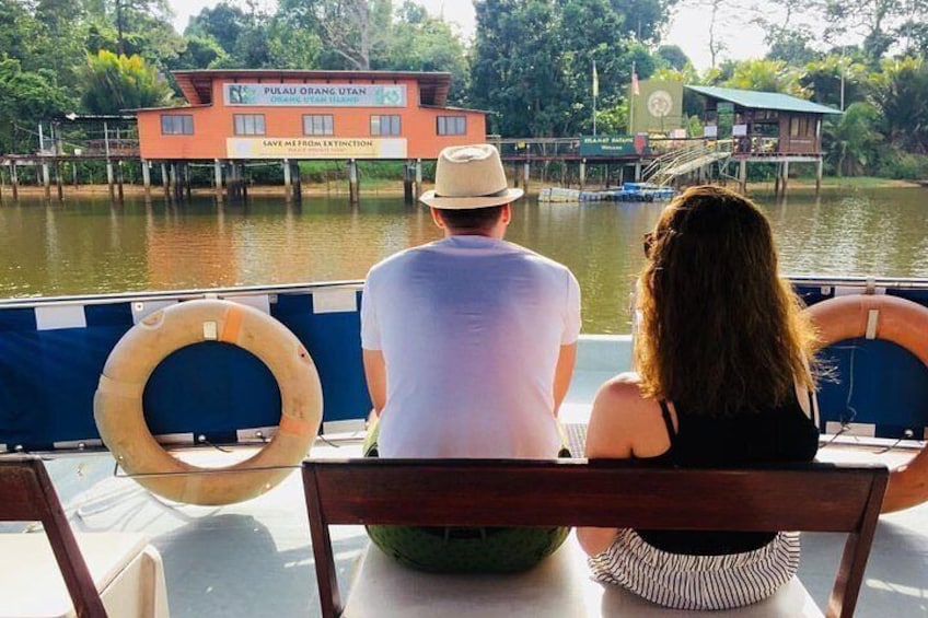 Enjoy a Short Ferry Cruise on the Freshwater lake of Bukit Merah Lake Town