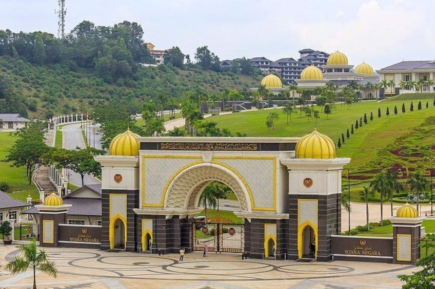 Private Tour : Kuala Lumpur City Famous Landmarks with The River of Life