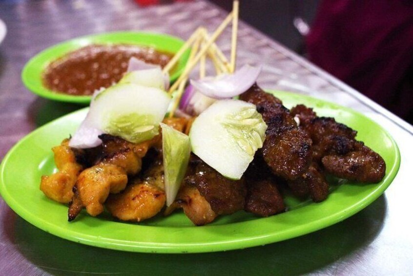 Private Tour : Kuala Lumpur Food Experience with Local Host