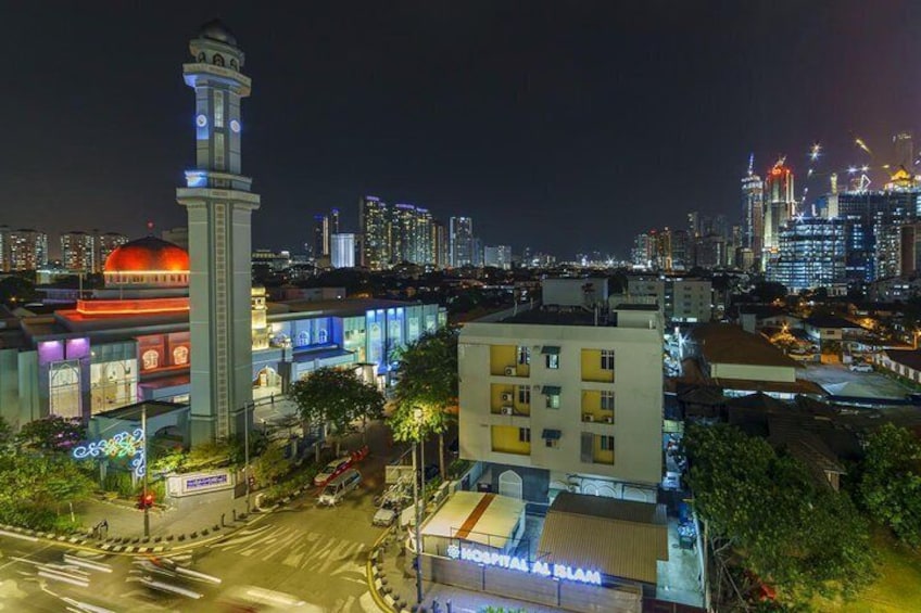 Guided Night Tour: Discover the Magic of Kuala Lumpur under The Lights