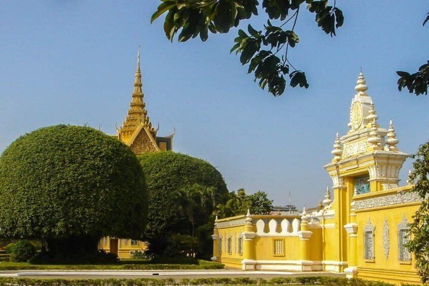 Phnom Penh Small Group City Tour, Silver Pagoda,Genocide Museum, Killing Fields