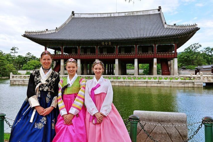 Full-day Customizable Private Seoul Highlight Tour with Hanbok Experience