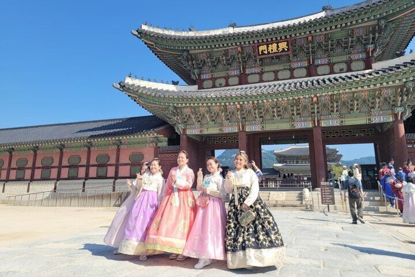 Gyeongbokgung and Hanbok