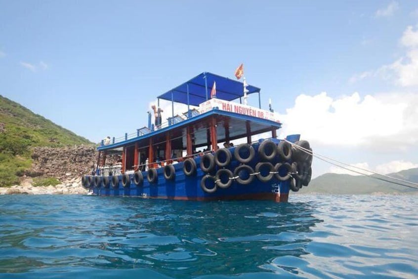Hon Mun Island Half-Day Snorkeling Guided Tour from Nha Trang