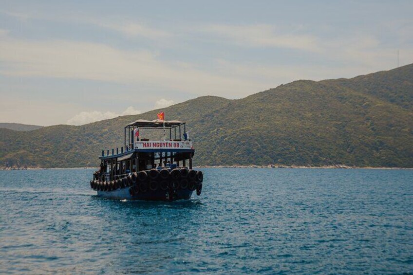 Hon Mun Island Half-Day Snorkeling Guided Tour from Nha Trang