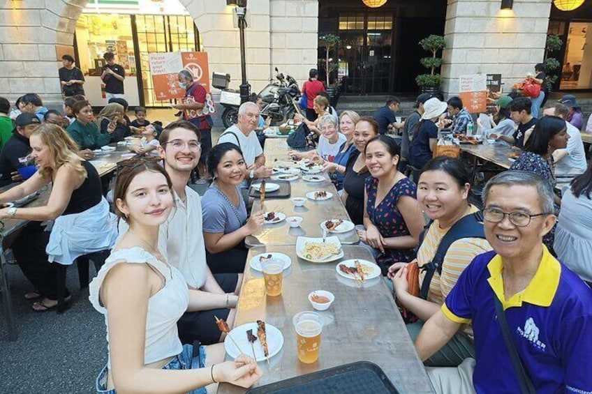 Small Group: Singapore Street Food & Night Tour