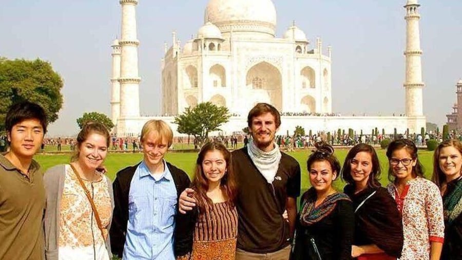 Private Taj Mahal Sunrise Tour from Jaipur with Entrance Tickets