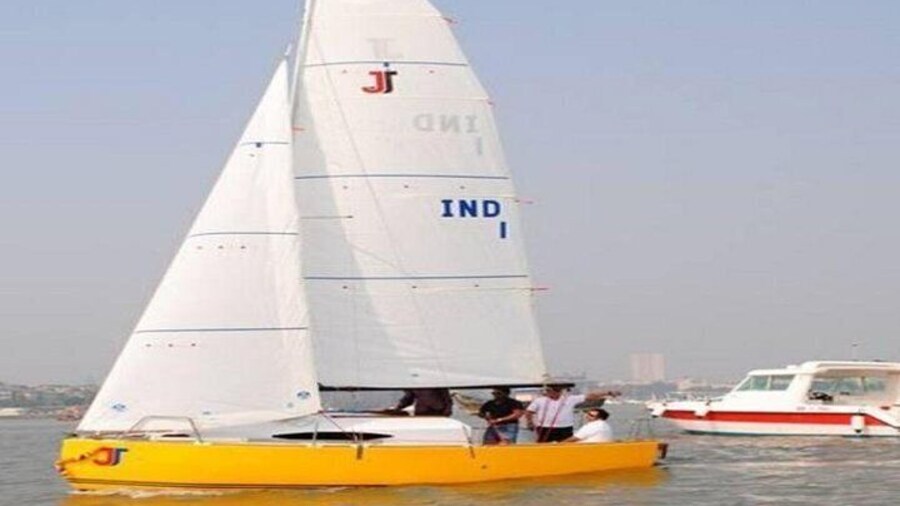Private sailing weekday