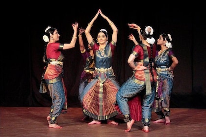 Bharatnatyam Classical Dance Experience in Chennai with Lunch
