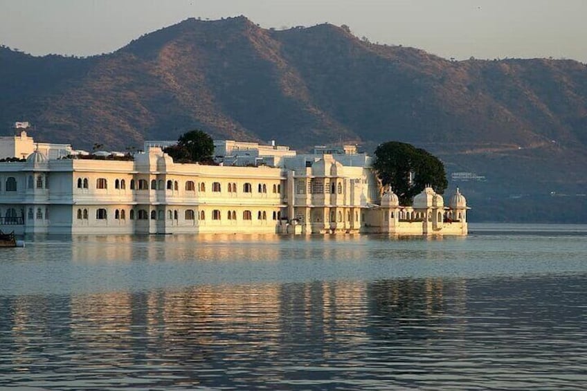 Crystal Gallery Visit at Udaipur Palace with Lunch