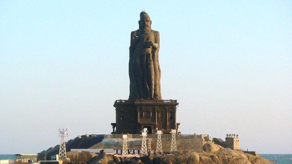 Statue of Thiruvalluvar