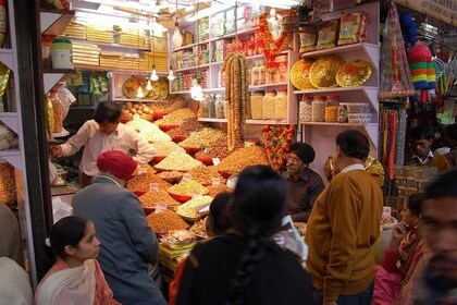 Private Custom Tour of Delhi's Markets with lunch