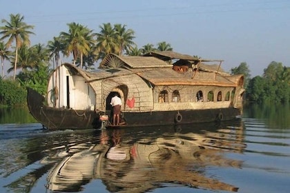 Private Full-Day Backwater Cruise in Alleppey from Bangalore