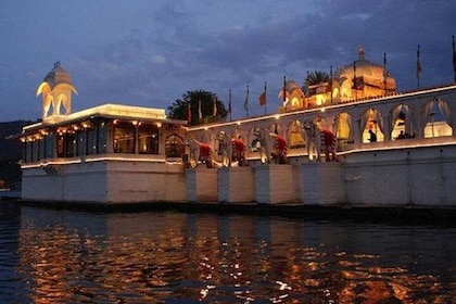 Jagmandir Island And Sunset Boat Ride On Lake Pichola, Udaipur Without Tran...