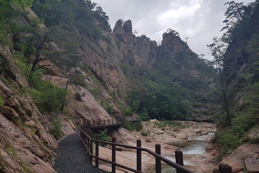 Jujeongol Valley, in Spring