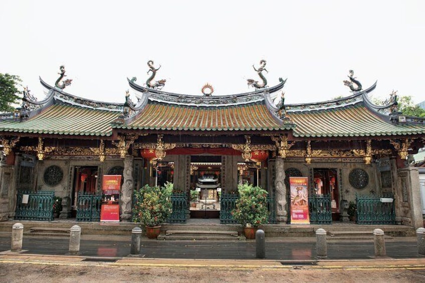 Beautiful temples to check out on the tour