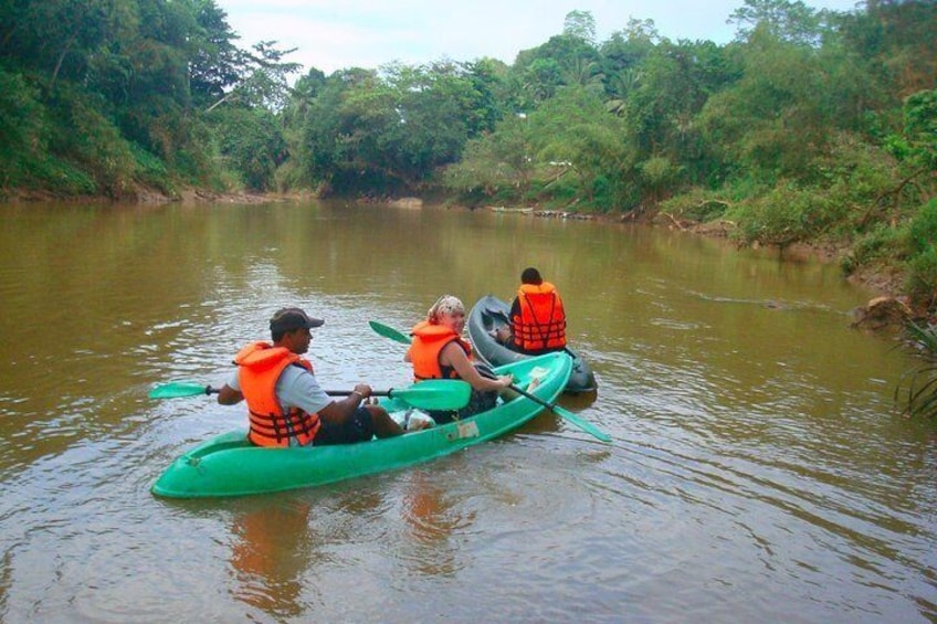 The mystical passage through Black River on a canoe – Rathnapura