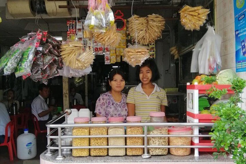 Join a Local for a Yangon Breakfast and Market Tour