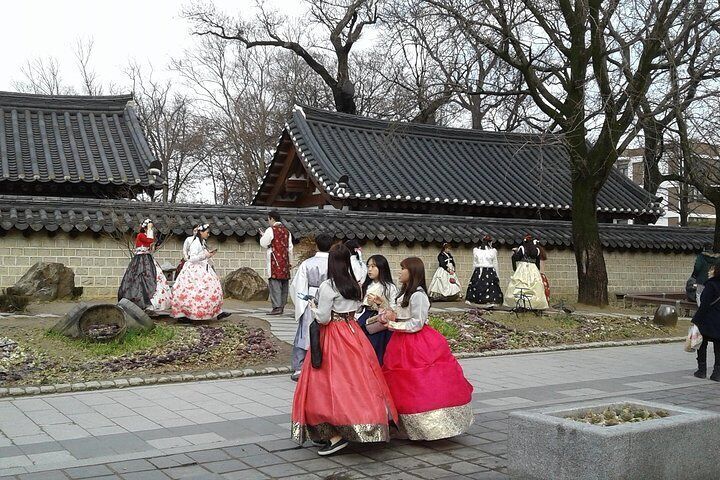 MT. Naejang Autumn Foliage And Jeonju Hanok Village 1 Day Tour