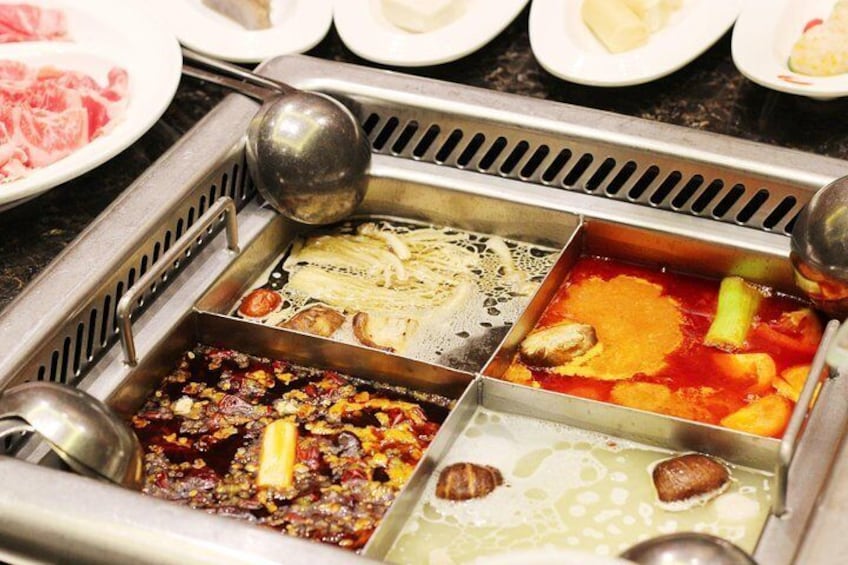 Private Chinese Legendary Sichuan Hotpot Tour with Expert Guide